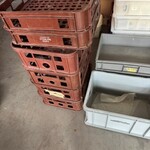 8x Diverse plastic kratten, bruin-grijs, bouwjaar 2015